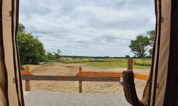Schoeneberg b. Angermuende Location De VR | Luxuszelt in der Pferdeherde in Perfekten Westernambiente in Maximaler Natur