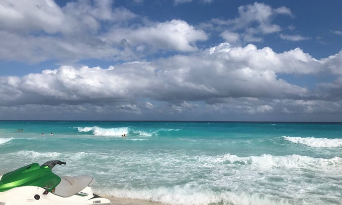 Parrot Cove Cottage | LW Historic District. 1.5 milles to beach. Pet friendly!