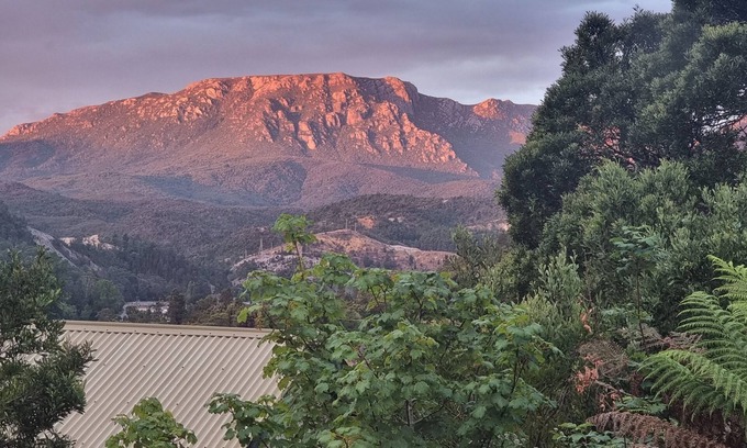 Queenstown Maison | Lyell: Character, views, comfort, air-conditioned, quiet yet close to towncentre