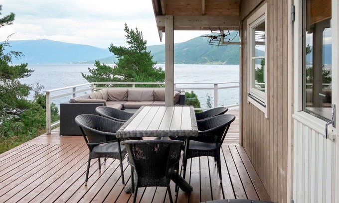 Vik Maison | Lyktvorholmen by Interhome