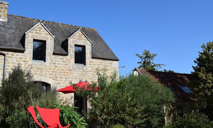 Le Vieux-Marche Maison | Gîte de charme pour 4 personnes avec vue sur le Manoir de Goaz Froment
