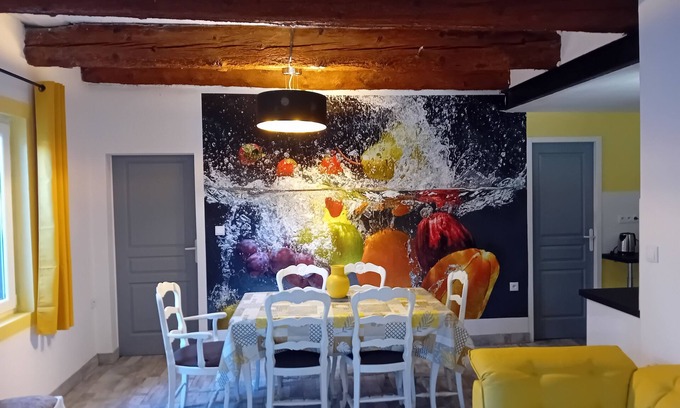 Saint-Gilles Appartement | mas en Camargue avec jacuzzi pour 2 a 3 personnes au bord du petit Rhône