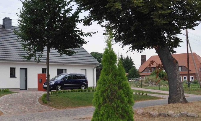 Wokuhl-Dabelow Maison | Müritz National Park, bathing lake, boat rental, terrace roof, wallbox, WLAN, sauna