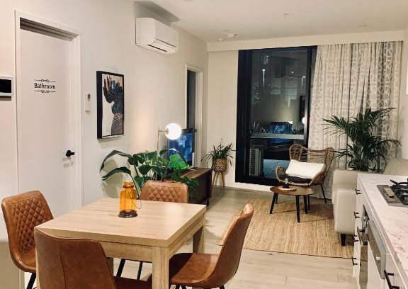 Clayton Appartement | M-City 2 BR and 2 BA Apartment with Parking