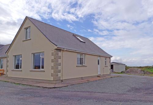 Aghany Maison | M038 Accony, Louisburgh