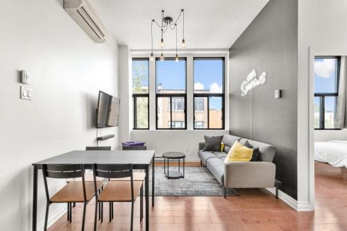 Milton Park Appartement | M11 The Simpsons Suite 3BR in The Heart of MTL