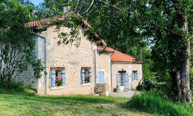 Saint-Pierre-de-Cole Lit Et Petit-Déjeuner | MaBelle rêve B&B