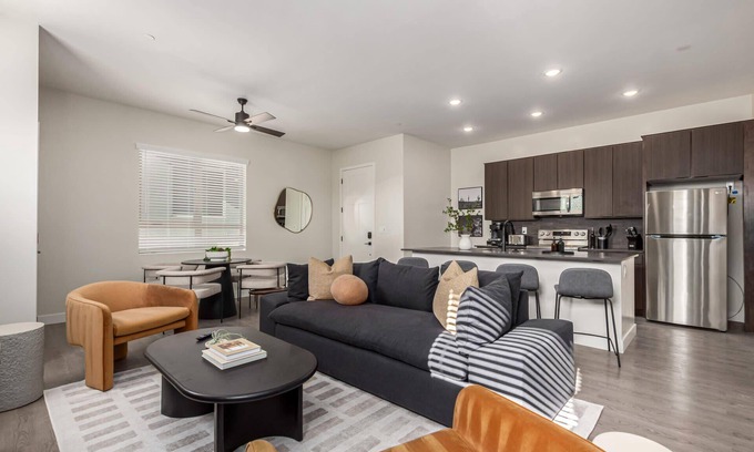North Scottsdale Copropriété | Macallister 1006|Close to Golf & Mayo|Heated Pool
