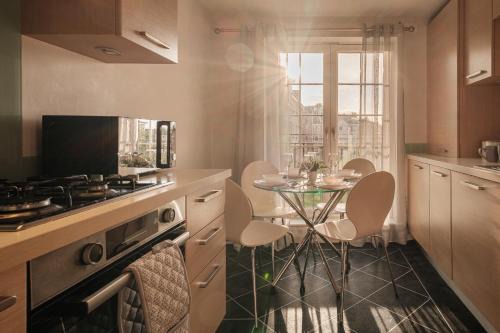 Westhill Appartement | Mackie Residence - SJA Stays - 3 Bed Apartment with parking