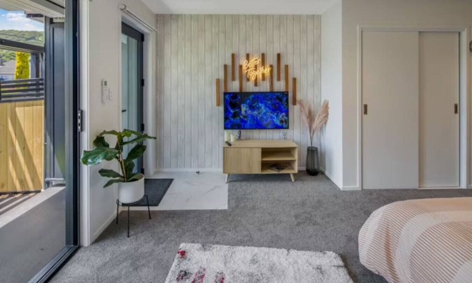 Lower Hutt Maison | Macky Street Studio Retreat