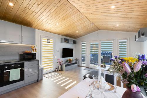 Seeland Maison | Madera Concordiasee