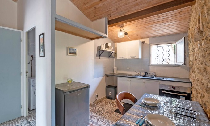 Tornac Appartement | Madi Tornac - One Bedroom Apartment, Sleeps 4