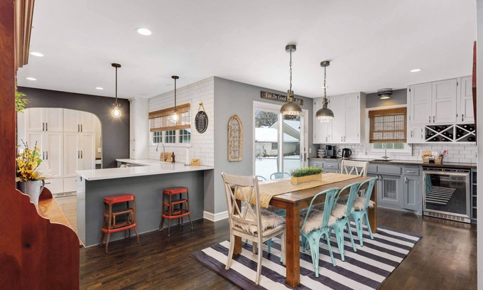 Como Maison | Maggie's Manor near Como Park in Saint Paul