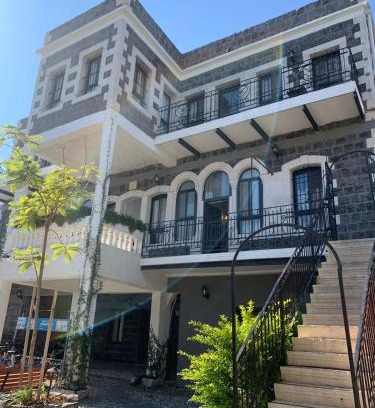 Tiberias Old City Station Balnéaire | magic rose קסם הורד