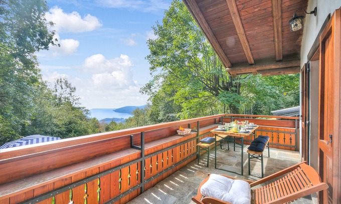 Caprezzo Maison | Magic Woodland Escape Lake View, Caprezzo, Italy