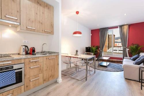 Collblanc y La Torrassa Appartement | Magical Design With Terrace