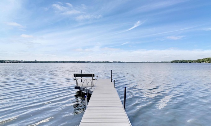Howard Lake Maison | Magical Lake Home on Acreage + Adventures on Howard- Just West of Minneapolis