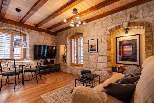 Cove Tri Zala (Zrnovo) Appartement | Magical Oasis for two in Korcula Old Town