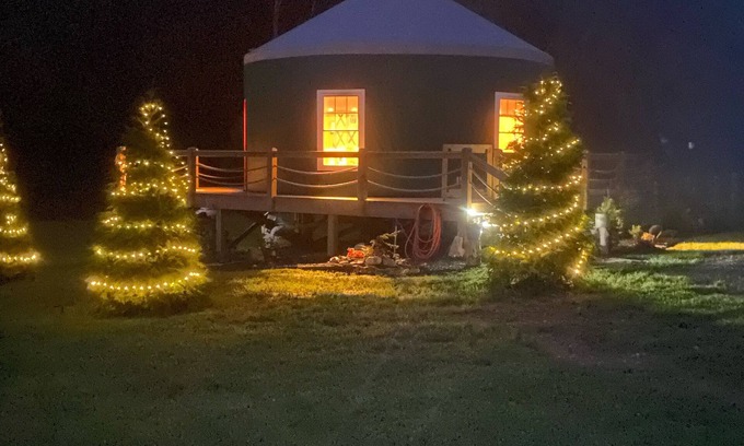 Dugspur Maison | Magical Riverside Yurt, hot tub & the BRPW, pet friendly near Floyd, Va