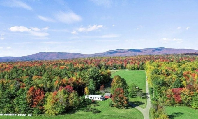 Weston Maison | Magical spot w-views -3 BR home - idyllic retreat yet close to everything