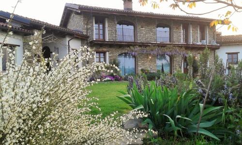 Paroldo Lit Et Petit-Déjeuner | Magiche Langhe