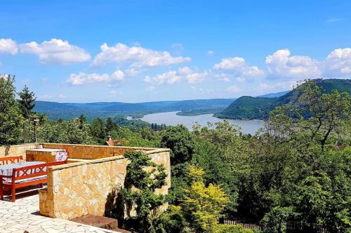 Nagymaros Maison | MagicMaros - Unforgettable view from Csodahaz