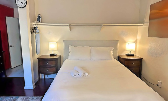 La Presa Appartement | MaGiQ Private Master En-Suite w Private Bathroom, No Shared Spaces