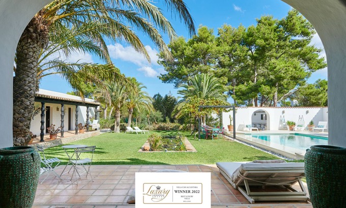 San Antonio Bay Villa | Magnifique grande villa de charme près de la plage