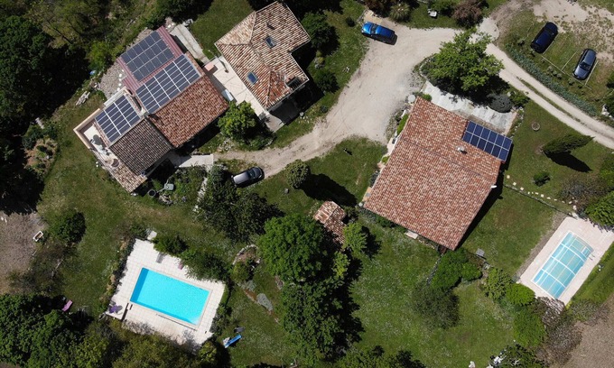 Bagat-en-Quercy Villa | Magnifiques gites avec piscine, sauna et massages, calme et bien-être.