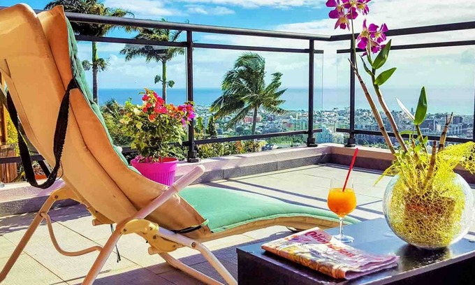 La Providence Appartement | Magnifique appartement avec vue panoramique 180° sur St Denis et sa baie