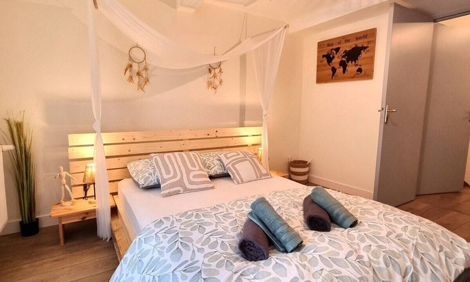 Sedan Appartement | Magnificent Bali Bohemian Triplex at the foot of the Château in Sedan, ideal for 2 couples