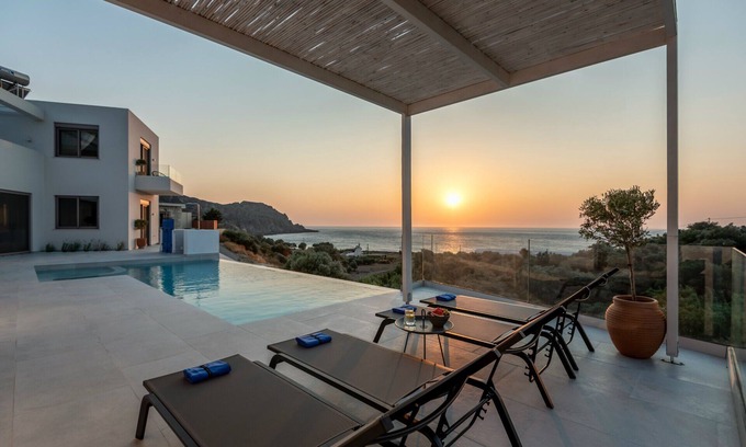 Sfinari Villa | Magnificent Brand New Villa in Sfinari