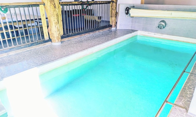 Ponteils-et-Bresis Cottage | Magnifique Gite avec piscine chauffée intérieure