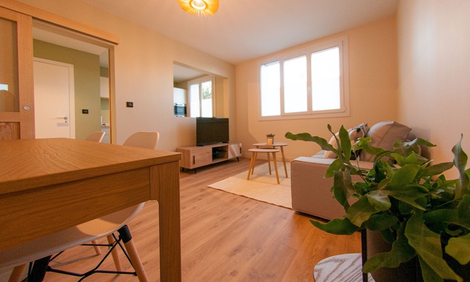 Montjuzet Appartement | Magnifique F2 au calme avec Parking gratuit