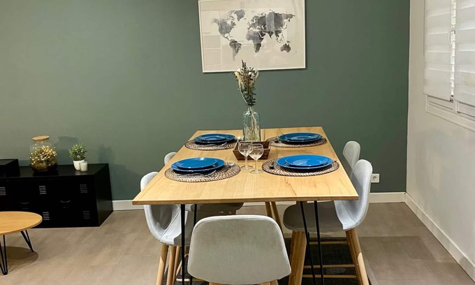Montjuzet Appartement | Magnificent F3 with free on-site parking.