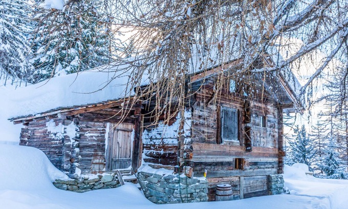 La Tzoumaz Chalet De Ski | Magnifique petit chalet sur la piste La gouille à l’ours