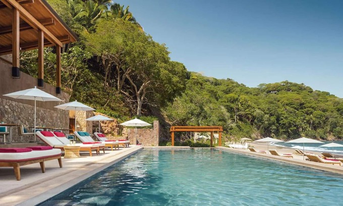 Lo de Marcos Maison | Magnificent Living in Elegance! Beachfront, Pets Allowed, Free Breakfast!