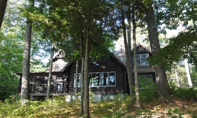 Raymond Maison | Magnifique Accueil Connexion sur le lac