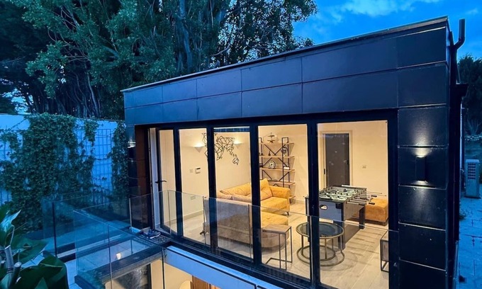 South Woodford Maison | Magnificent Modern House