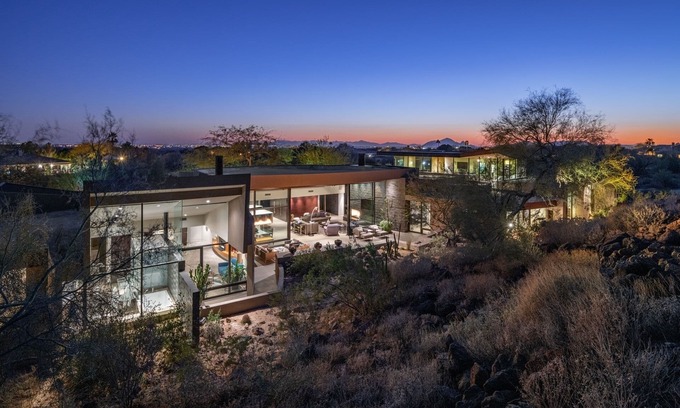 Central Scottsdale Maison | Magnificent Mountainside Estate with Ultimate Privacy