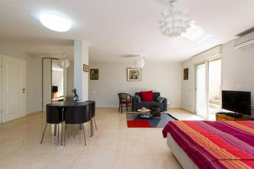 Zikhron Ya'aqov Appartement | Magnificent studio in Zichron yaakov sea view and garden