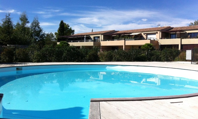Aigues-Mortes Copropriété | Magnifique T2 dans résidence récente, calme avec piscine