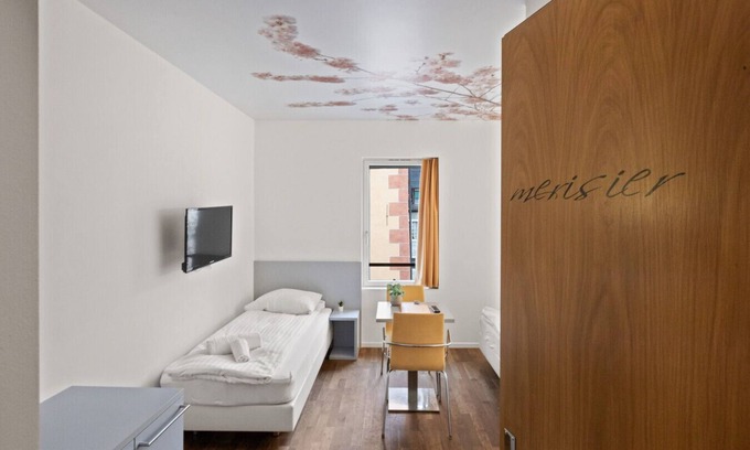 Sierre Hôtel | Magnifique chambre triple au coeur de Sierre