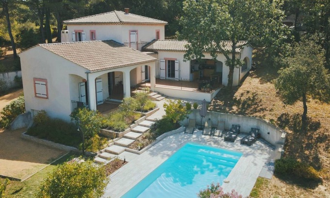 Pont-Saint-Esprit Villa | Maison de charme sans vis-à-vis, parc de 3800 m2 - idéal pour 1-2 famille(s)