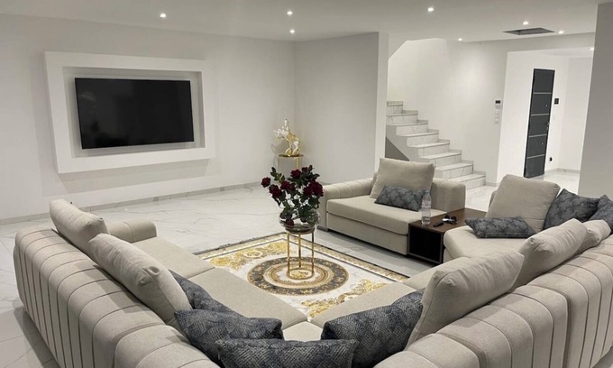 Bagnols-sur-Ceze Villa | Magnifique Villa avec Piscine