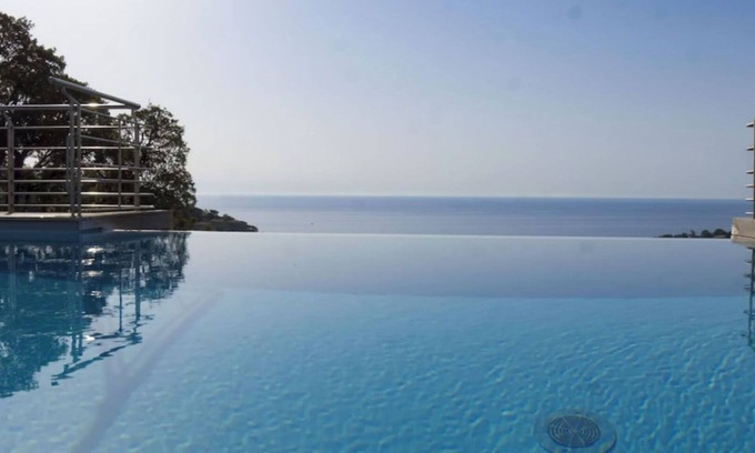 Tarcu Villa | MAGNIFIQUE VILLA 350 M2-VUE MER MONTAGNE 10 à 20 pers Prox. Ste Lucie P-Vecchio