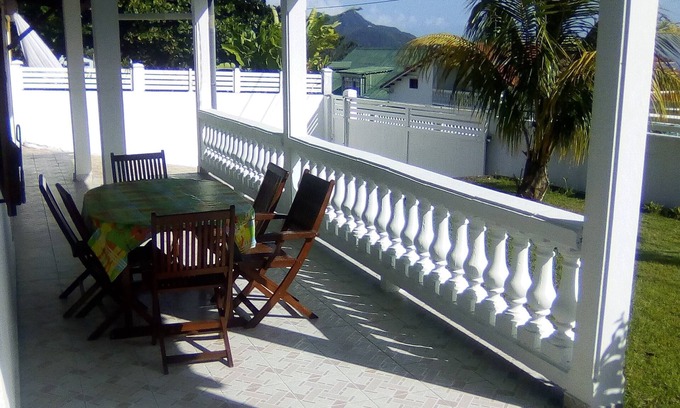 Saint-Claude Maison | F3 DANS MAGNIFIQUE VILLA ENTRE MER ET MONTAGNE