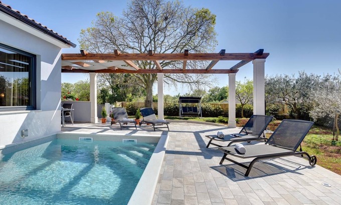 Galizana Maison | Magnifique villa avec piscine privée, chaises longues et barbecue