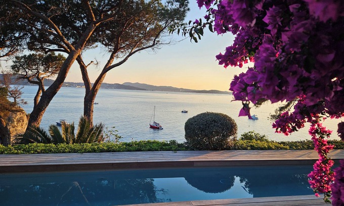 Le Mourillon Villa | Magnifique maison les pieds dans l'eau