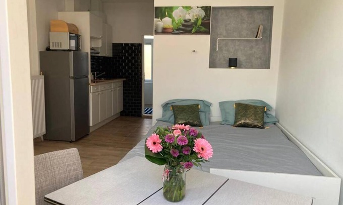 Brussels Appartement | Magnifique Studio au 2ème étage, à proximité de la gare du midi!